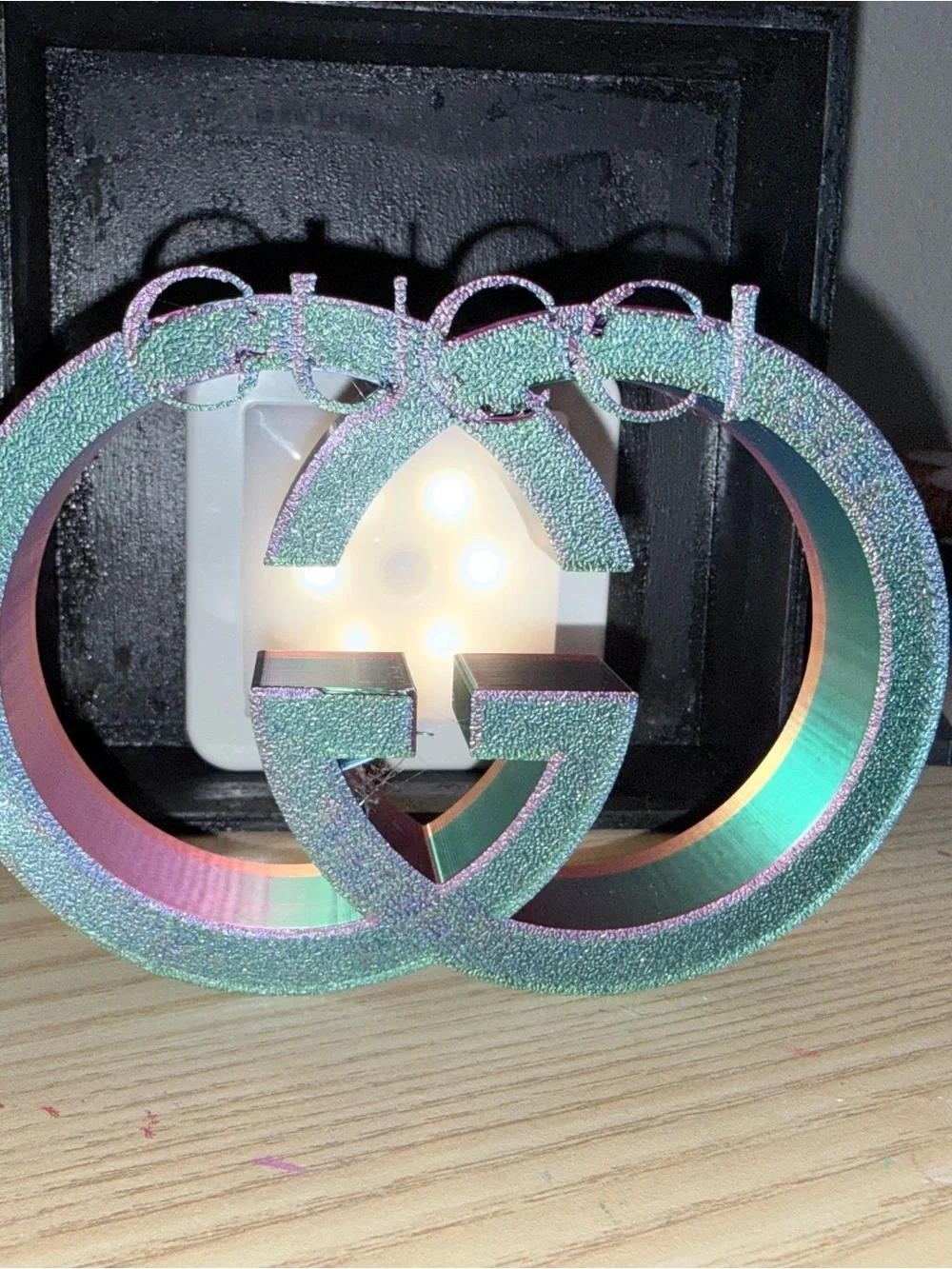 Gucci home accent iridescent color, changing purple, green gold